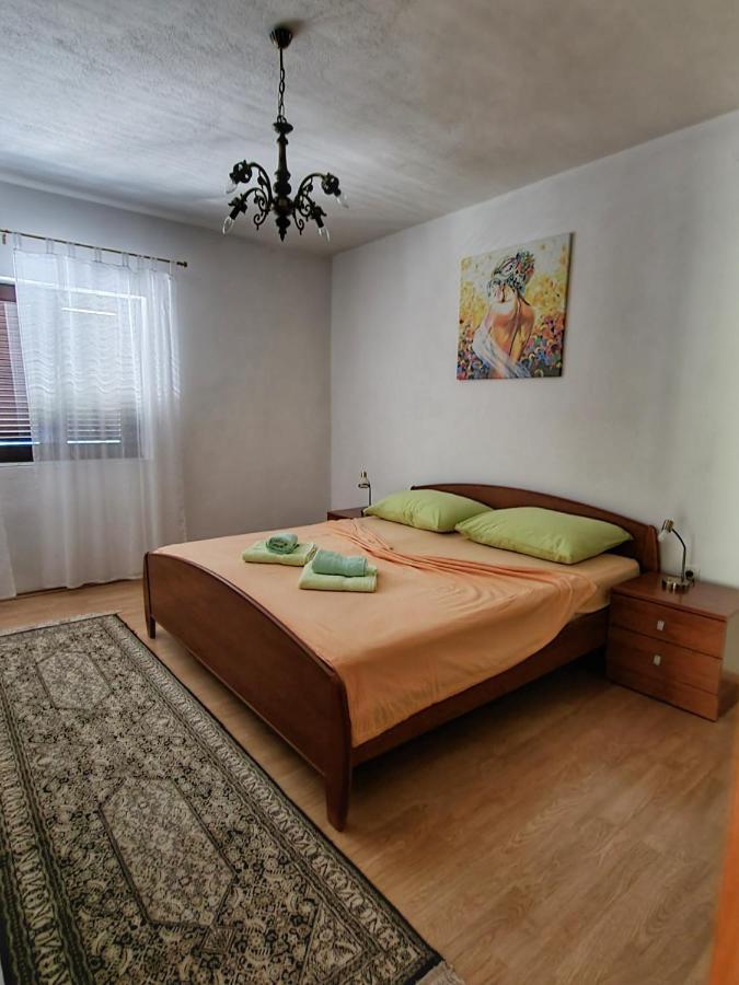 Lukica Apartment สเวติยูไร ภายนอก รูปภาพ